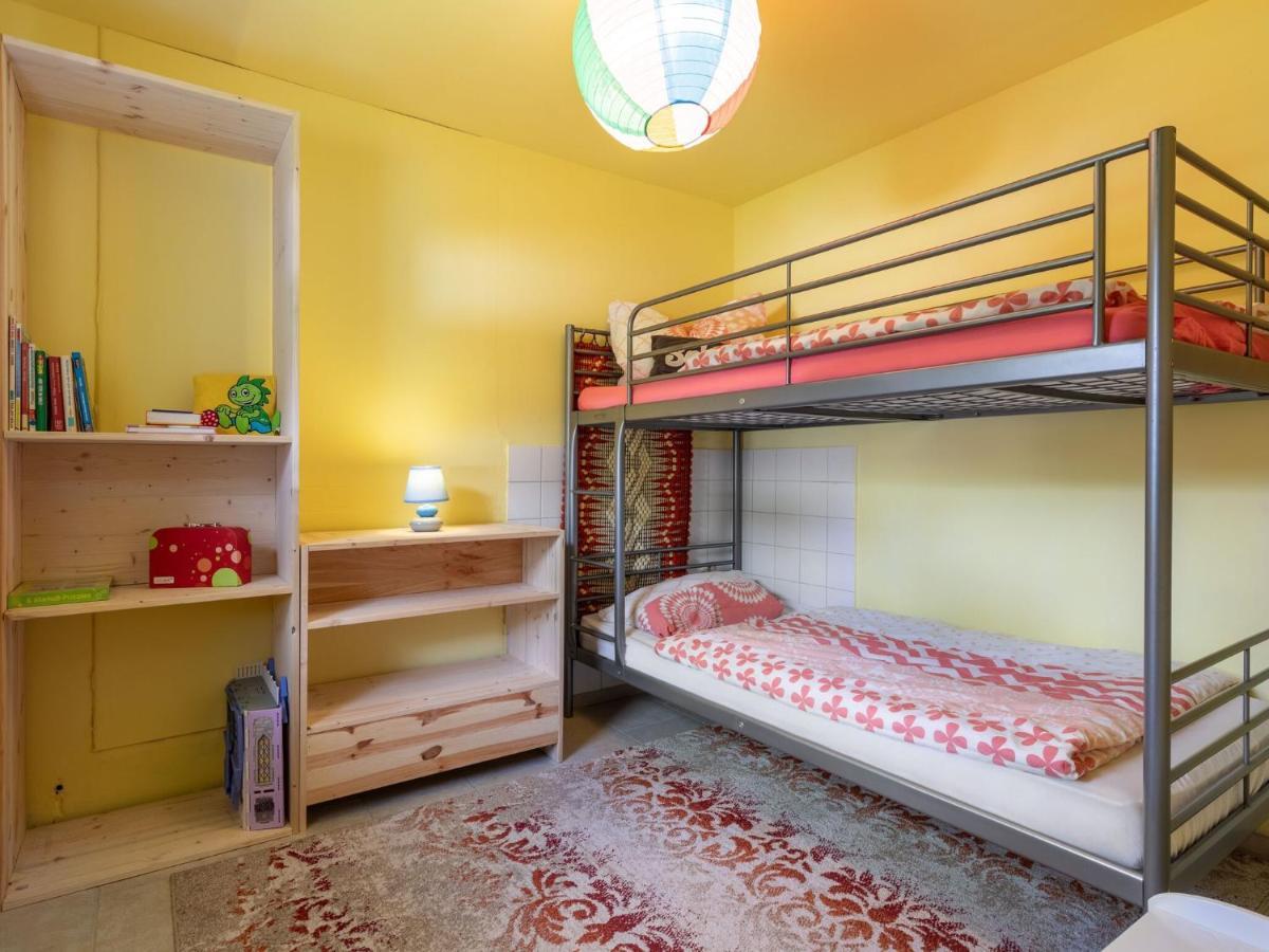Snug Holiday Home In Divitz Spoldershagen Near Skydiving Diwitz Exterior photo