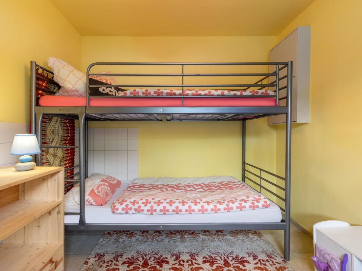 Snug Holiday Home In Divitz Spoldershagen Near Skydiving Diwitz Exterior photo