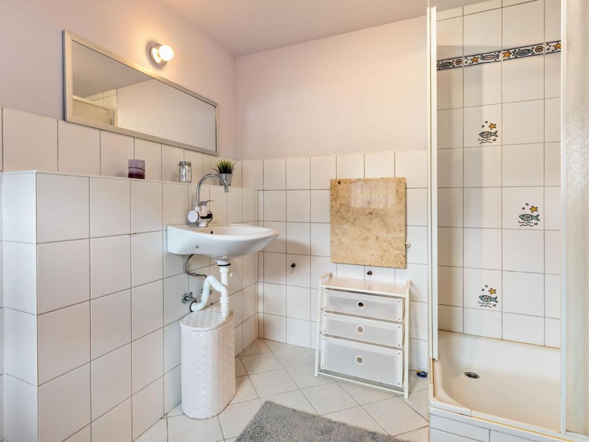 Snug Holiday Home In Divitz Spoldershagen Near Skydiving Diwitz Exterior photo