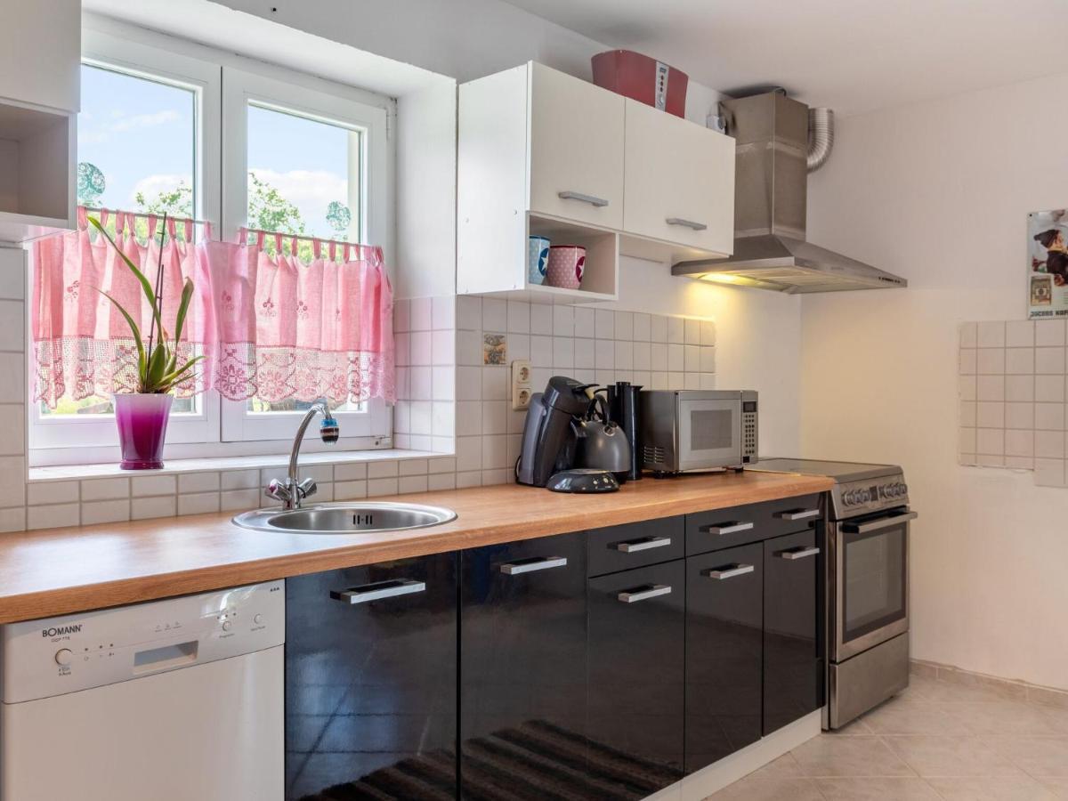 Snug Holiday Home In Divitz Spoldershagen Near Skydiving Diwitz Exterior photo