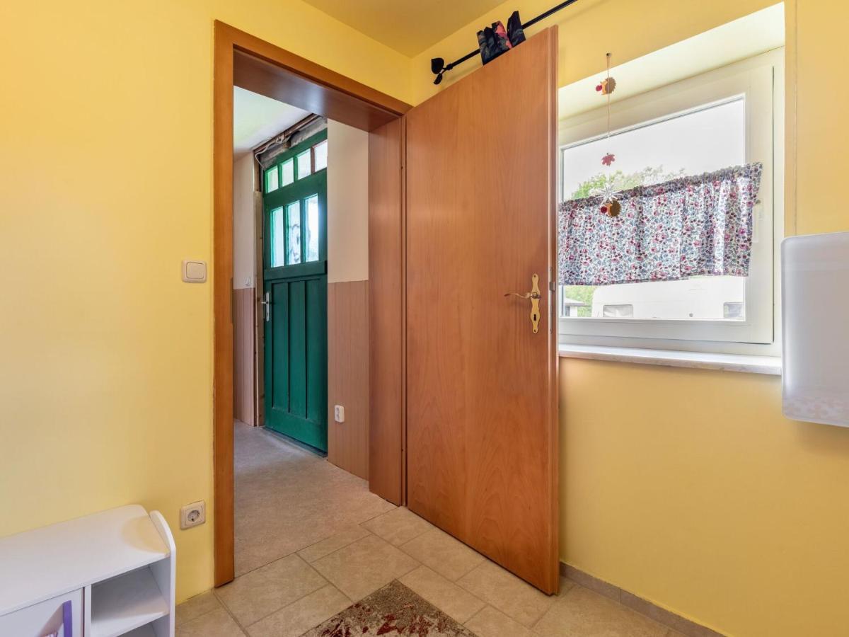 Snug Holiday Home In Divitz Spoldershagen Near Skydiving Diwitz Exterior photo