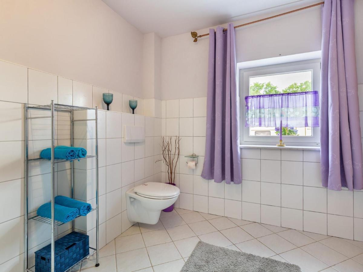 Snug Holiday Home In Divitz Spoldershagen Near Skydiving Diwitz Exterior photo