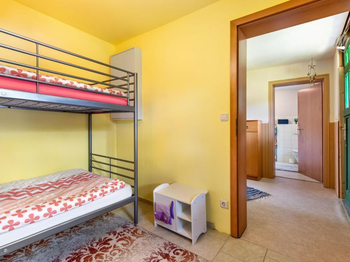 Snug Holiday Home In Divitz Spoldershagen Near Skydiving Diwitz Exterior photo